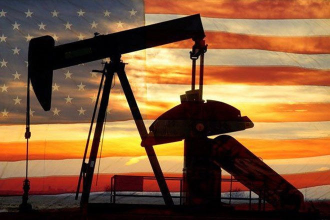 Mỹ đã vượt Nga và Saudi Arabia để trở thành nước sản xuất dầu hàng đầu thế giới. Ảnh: Live Trading News