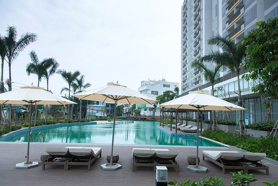 Hồ bơi 500m2 trong dự án Opal Garden.