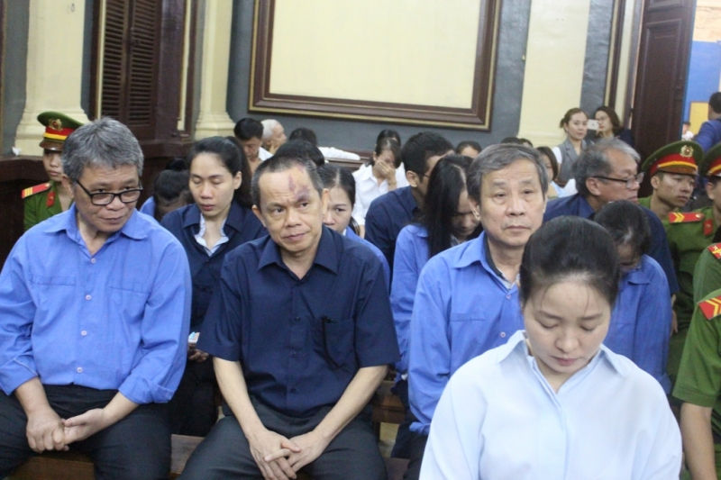  Các bị cáo từng là cấp dưới bà Phấn trong một phiên tòa.