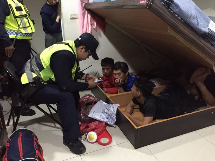Đài Loan bắt ba người Việt trốn dưới gầm giường, nghi là lao động bất hợp pháp  