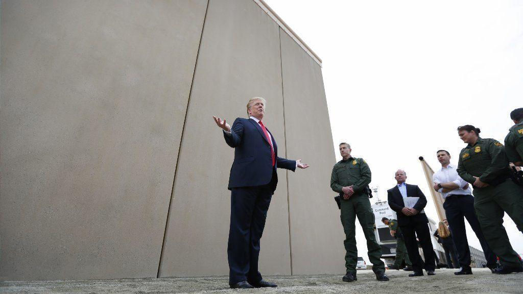 Trump có thể bị kiện nếu ban bố tình trạng khẩn cấp để xây bức tường biên giới