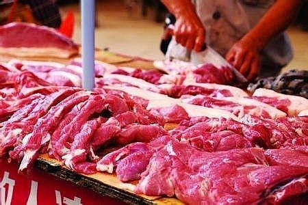 Giá thịt heo bán lẻ tại TP.HCM giảm ngay thời điểm cận tết.