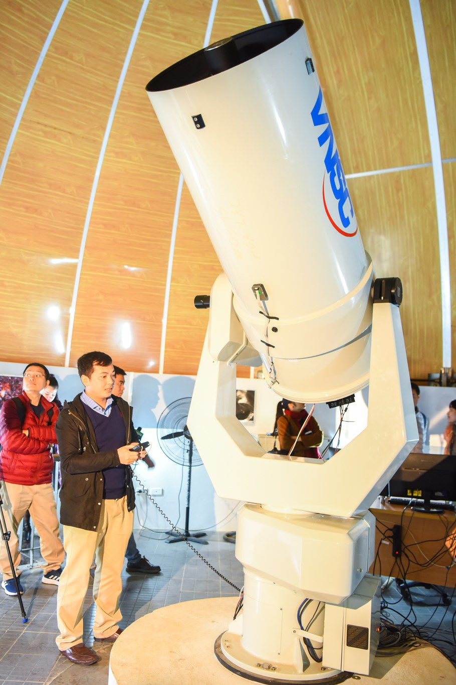 Thiết bị quan sát chủ yếu của Đài thiên văn là kính thiên văn quang học phản xạ dạng Ritchey - Chretien có khẩu độ 50cm, lớn nhất Việt Nam hiện nay. (Ảnh: Minh Sơn/Vietnam ).