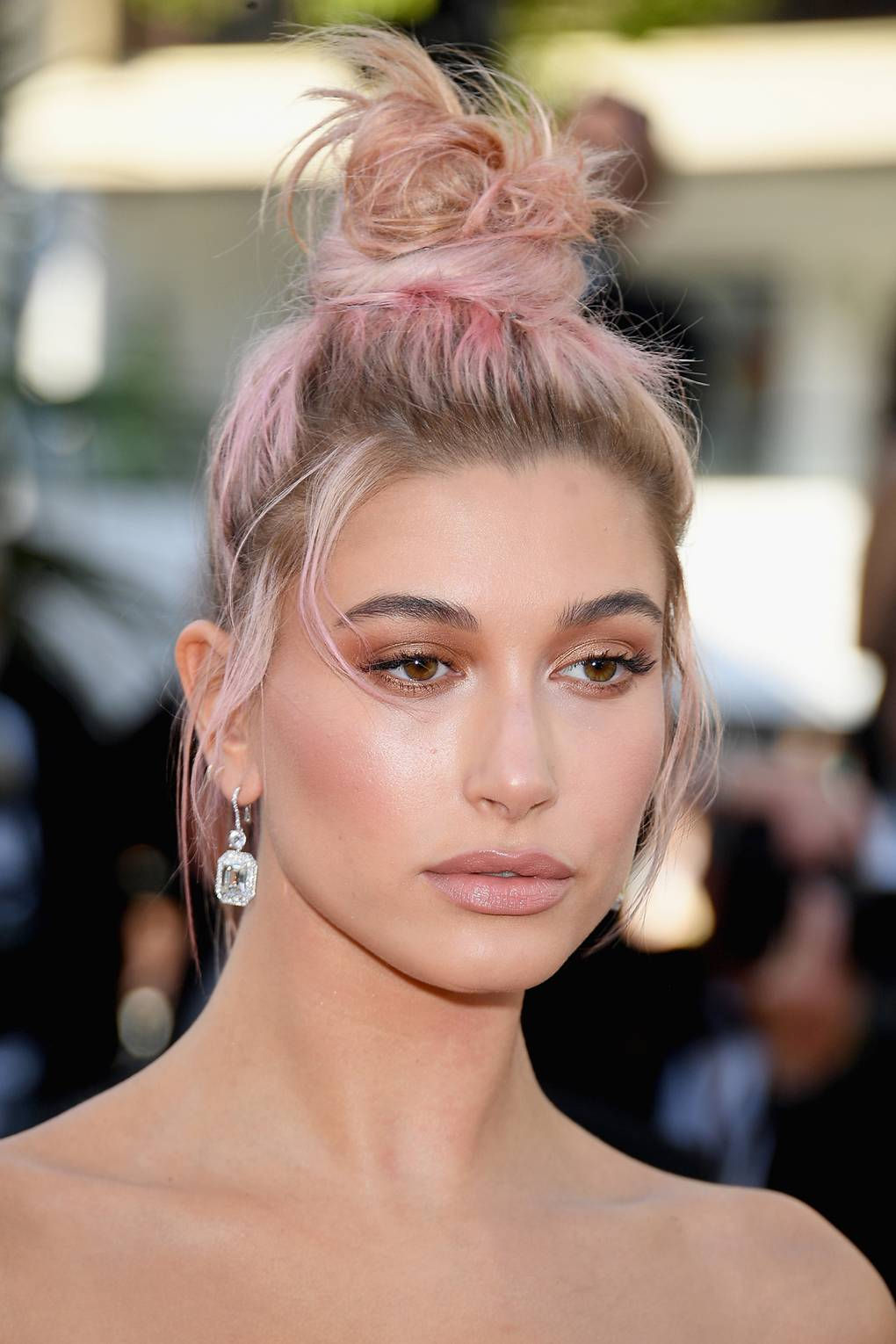 Những kiểu tóc đẹp hút hồn của ngôi sao Hailey Baldwin