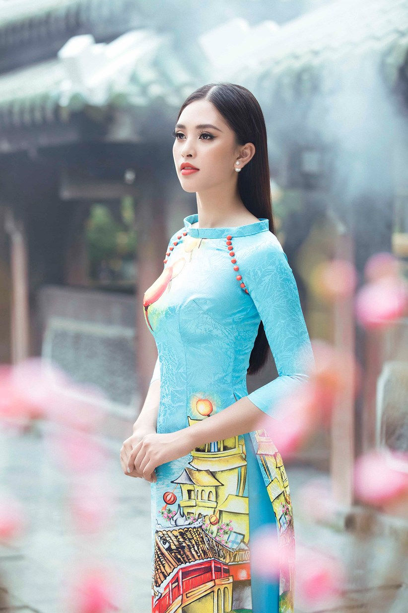 Hoa hậu Tiểu Vy khoe sắc xuân trong áo dài Ngô Nhật Huy 