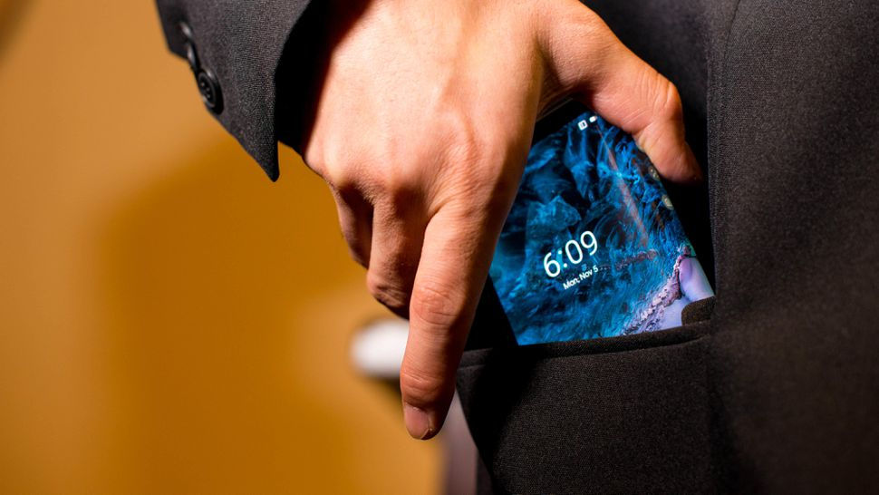 Những thách thức điện thoại màn hình gập của Samsung sẽ phải đối mặt?