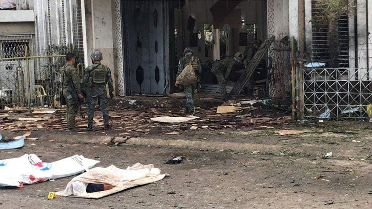 Đánh bom kép ở nhà thờ tại Philippines khiến gần 80 người thương vong