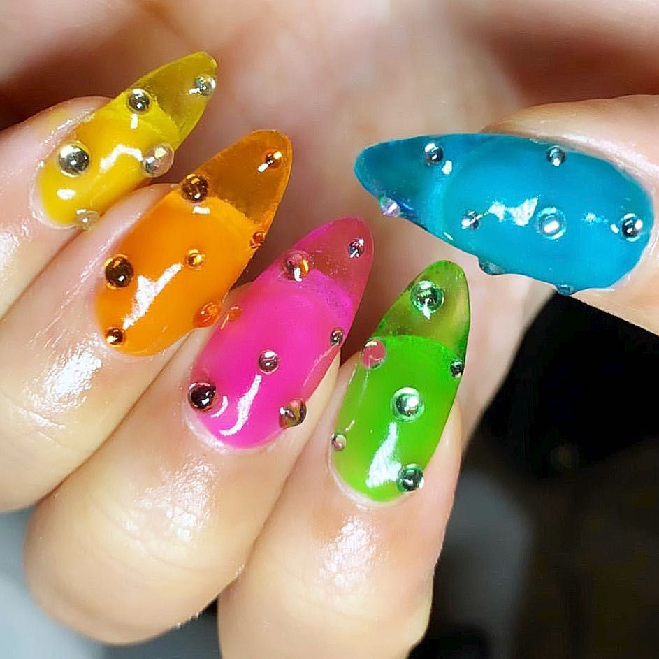 Những mẫu nail đẹp - độc - lạ trên Instagram khiến bạn nổi bần bật ngày Tết
