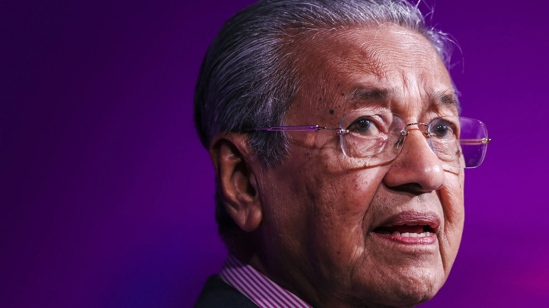 Mahathir Mohamad là thủ tướng đương nhiệm cao tuổi nhất thế giới. Ông đã bước sang tuổi 93.