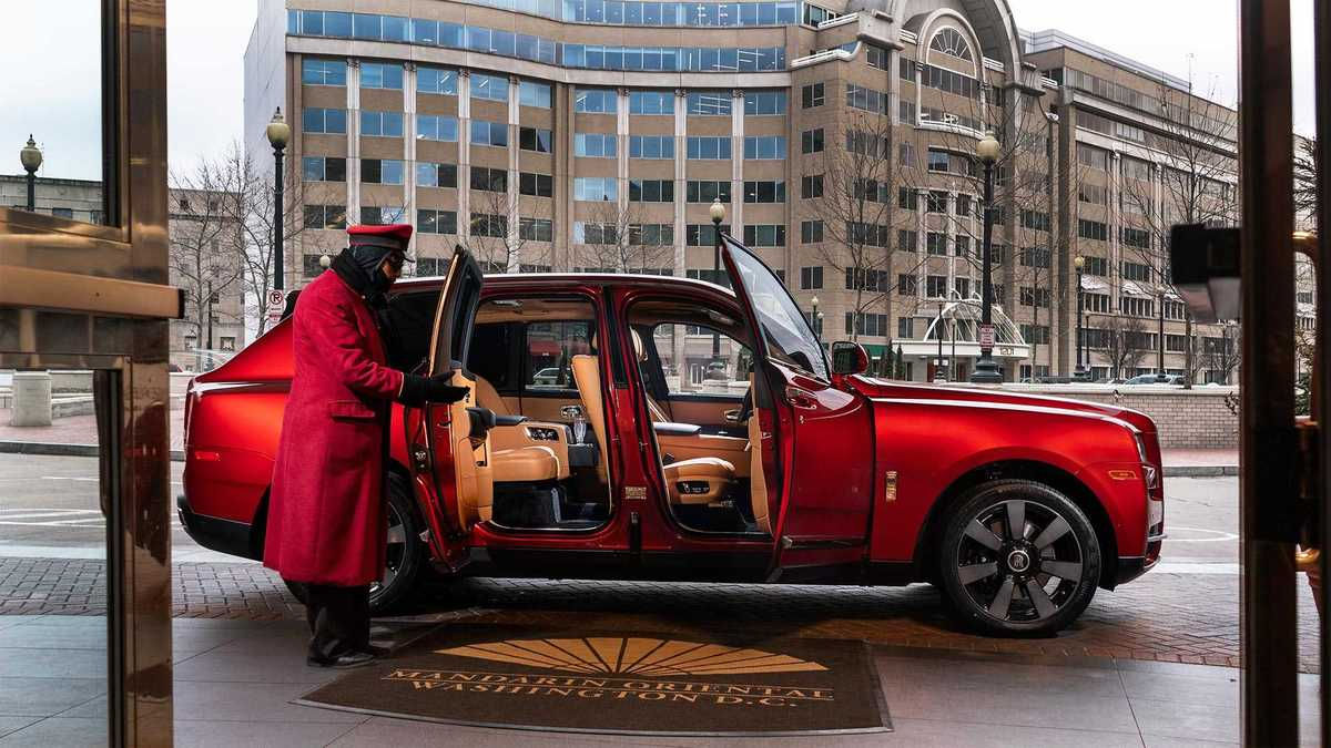 Rolls-Royce giới thiệu các phiên bản đặc biệt đính logo Tết Kỷ Hợi