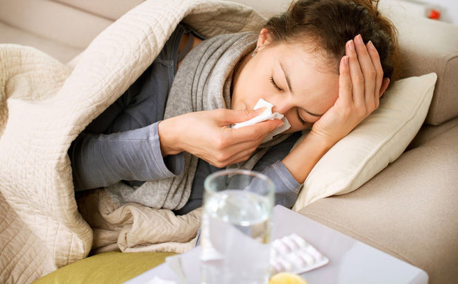  Gout nghiêm trọng có thể gây ra các triệu chứng tương tự như cúm. 