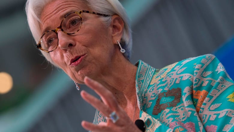 IMF cảnh báo nguy cơ xuất hiện cơn bão kinh tế toàn cầu 
