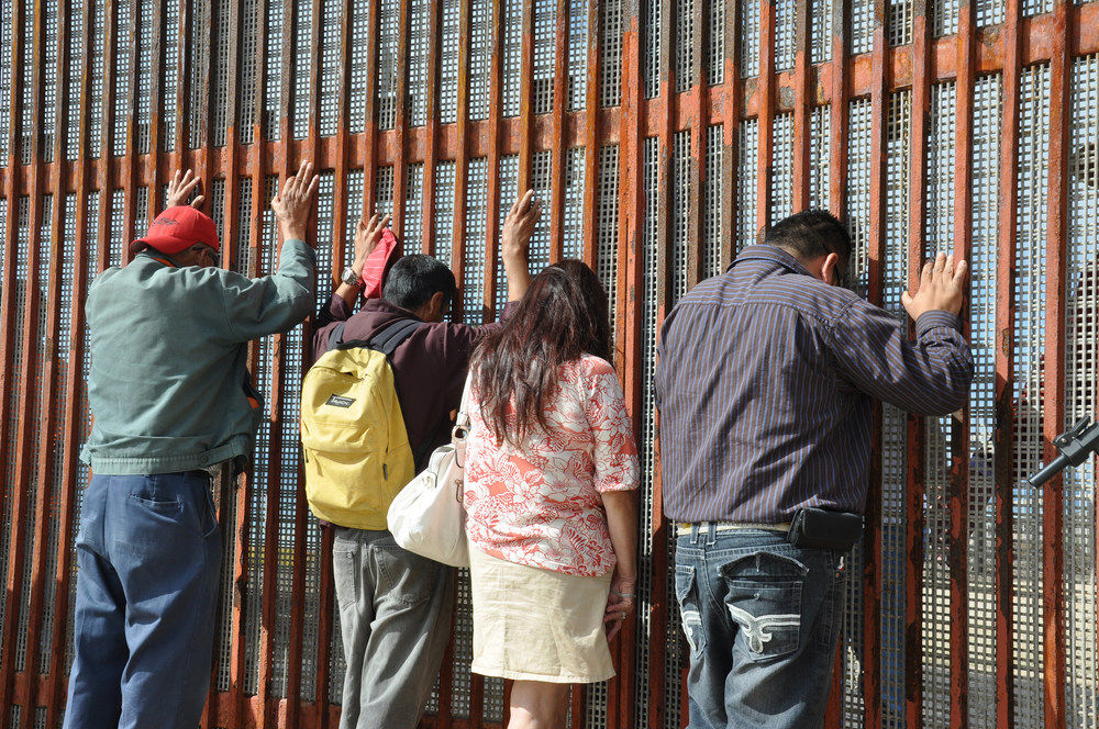 Bức tường biên giới với Mexico tiếp tục thách thức Donald Trump