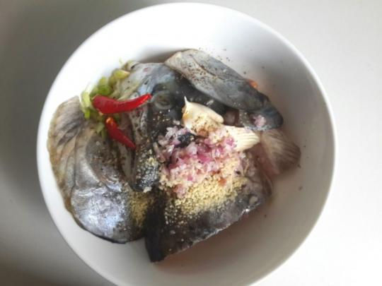 Món ngon mỗi ngày: Cách nấu món canh chua đầu cá hồi thơm ngon