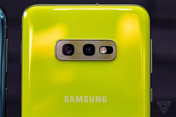 So sánh Samsung Galaxy S10   và Huawei Mate 20 Pro: Ai là ông trùm Android?