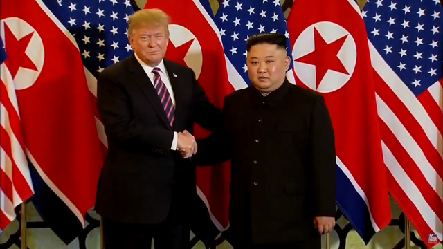 Hai nhà lãnh đạo đã bắt tay.