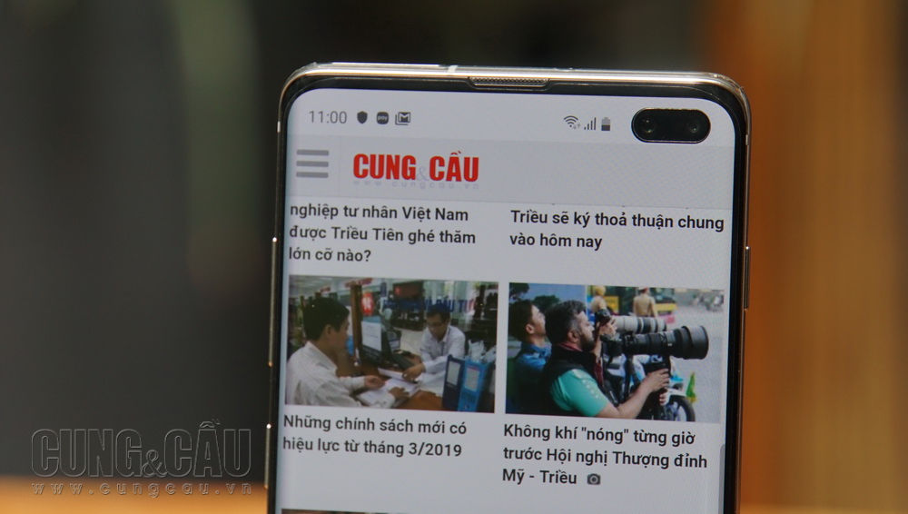 Trải nghiệm Samsung Galaxy S10 : Trắng xà cừ và màn hình khá rộng