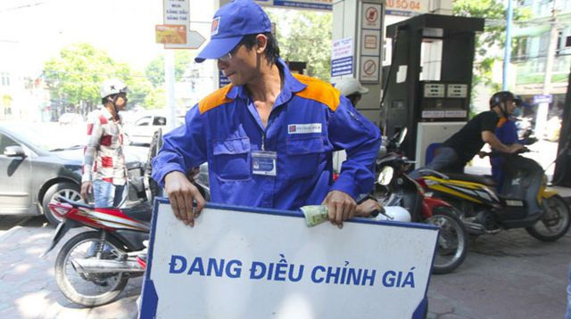 Giá xăng dầu tăng mạnh từ ngày 2/3. Ảnh: Dân trí.