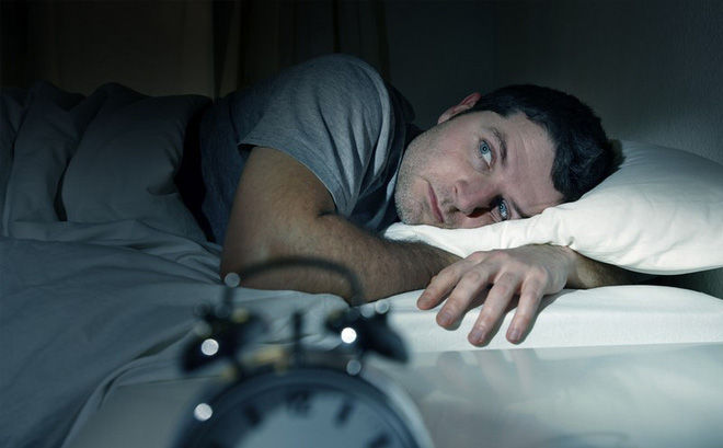Ngủ nhiều hơn để đạt hiệu quả công việc hay thiếu ngủ để đạt số lượng?