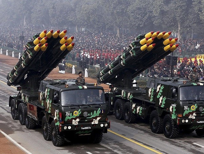   Vũ khí hạt nhân: Pakistan đang sở hữu khoảng 140 – 150 đầu đạn hạt nhân, nhiều hơn Ấn Độ khoảng 10 đầu đạn.  