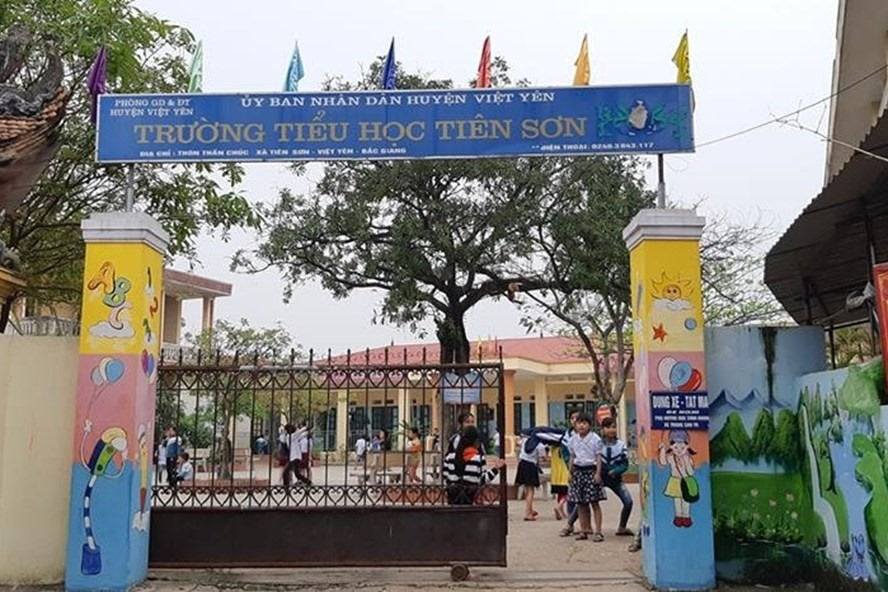 Trường Tiểu học Tiên Sơn nơi xảy ra vụ việc.