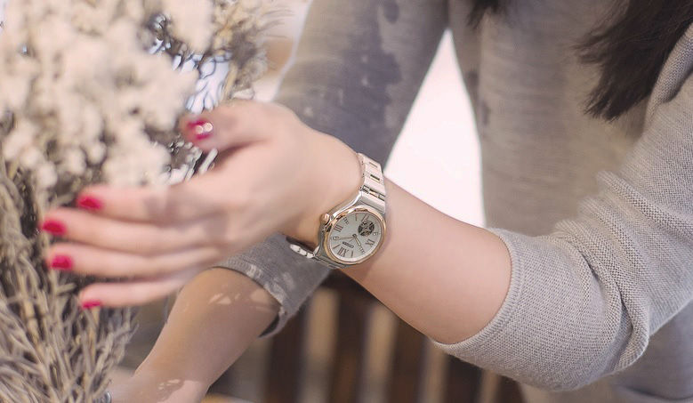 Đồng hồ là món quà ý nghĩa lưu giữ từng khoảnh khắc.