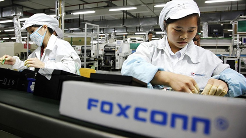 Foxconn Trung Quốc lao đao vì doanh số iPhone giảm, công nhân xếp hàng dài xin nghỉ việc
