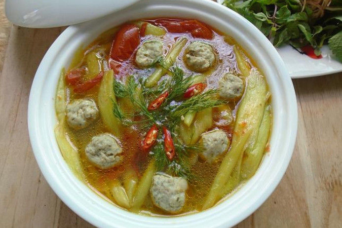 Món ngon mỗi ngày: Cách nấu món canh riêu chả cá thác lác thơm ngon