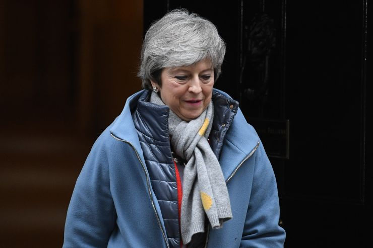 Thủ tướng Anh Theresa May rời đi sau cuộc họp nội các hàng tuần vào ngày 12/3/2019 tại London, Anh.