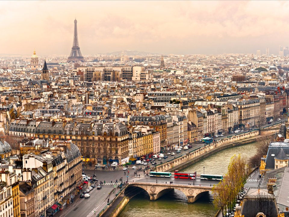 Paris lần đầu nhận danh hiệu thành phố 