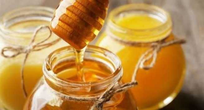 Mật ong là một chất dưỡng ẩm tự nhiên. 