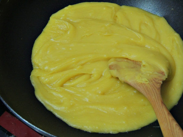 Món ngon mỗi ngày: Cách làm bánh cam mềm trong giòn ngoài ngon hết ý