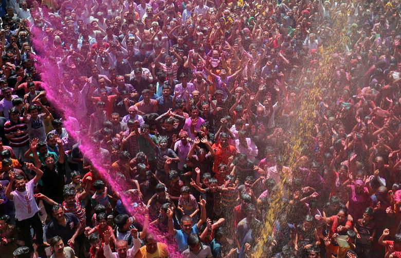 Lễ hội Lathmar Holi đầy màu sắc ở Ấn Độ