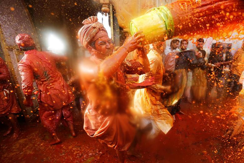 Lễ hội Lathmar Holi đầy màu sắc ở Ấn Độ