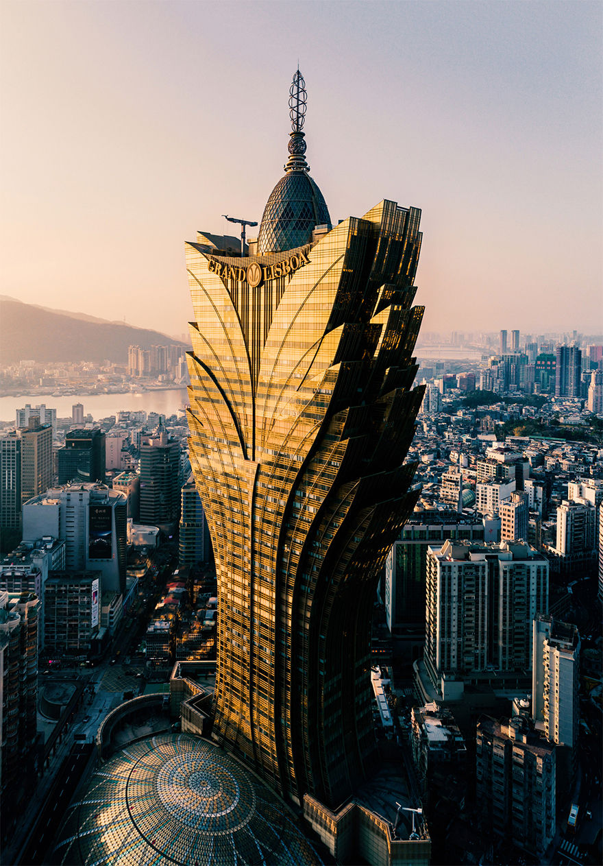 Giải Ba hạng mục kiến trúc: “日照新葡京” (Khách sạn Grand Lisboa ở Ma Cao, Trung Quốc), tác giả 吖震.