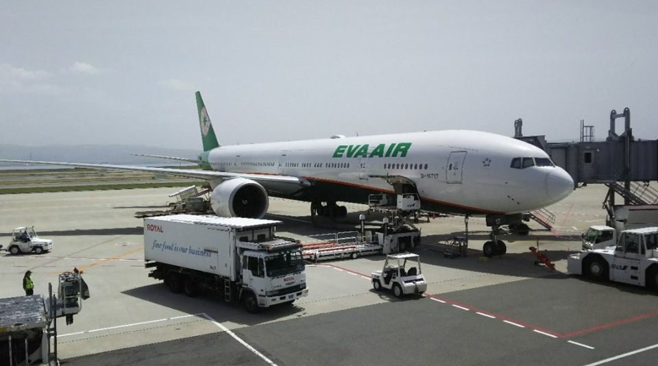 Xếp vị trí thứ 3 là EVA Air - hãng hàng không Đài Loan có trụ sở tại Sân bay quốc tế Đào Viên. Hãng vận chuyển hành khách và hàng hóa đến các điểm tại châu Á, Australia, New Zealand, châu Âu và Bắc Mỹ.