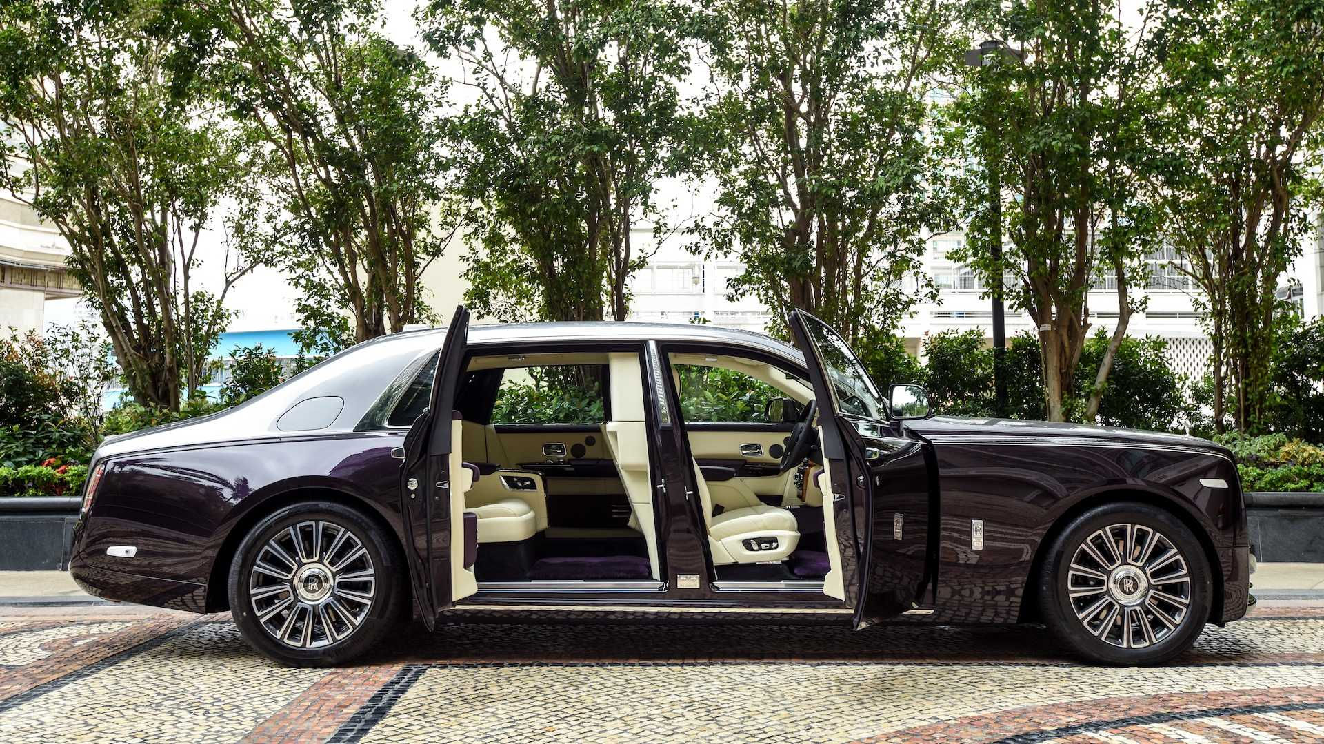 Bên trong Rolls-Royce Phantom đặc biệt có vách ngăn riêng tư tuyệt đối