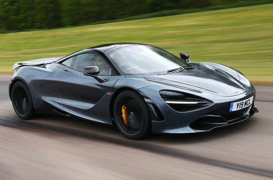   McLaren 720S được đánh giá như một con quái vật tốc độ.  