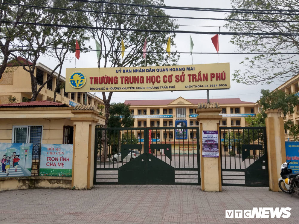   Trường THCS Hoàng Mai - Nơi thầy giáo bị tố là dâm ô 7 học sinh nam giảng dạy.  