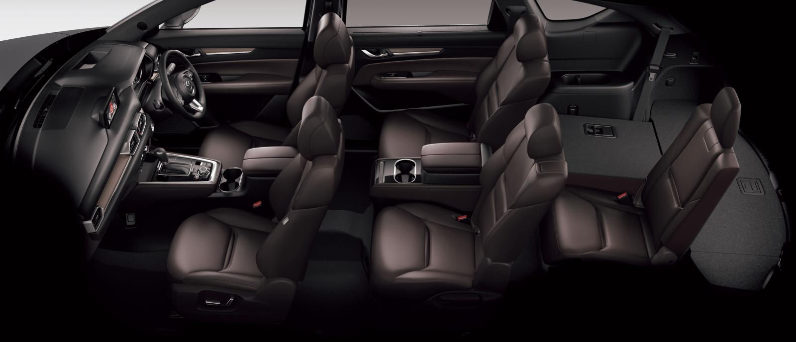  Với chiều dài cơ sở đứng đầu phân khúc SUV 7 chỗ, Mazda CX-8 hứa hẹn mang đến một không gian nội thất rộng rãi và thoải mái.