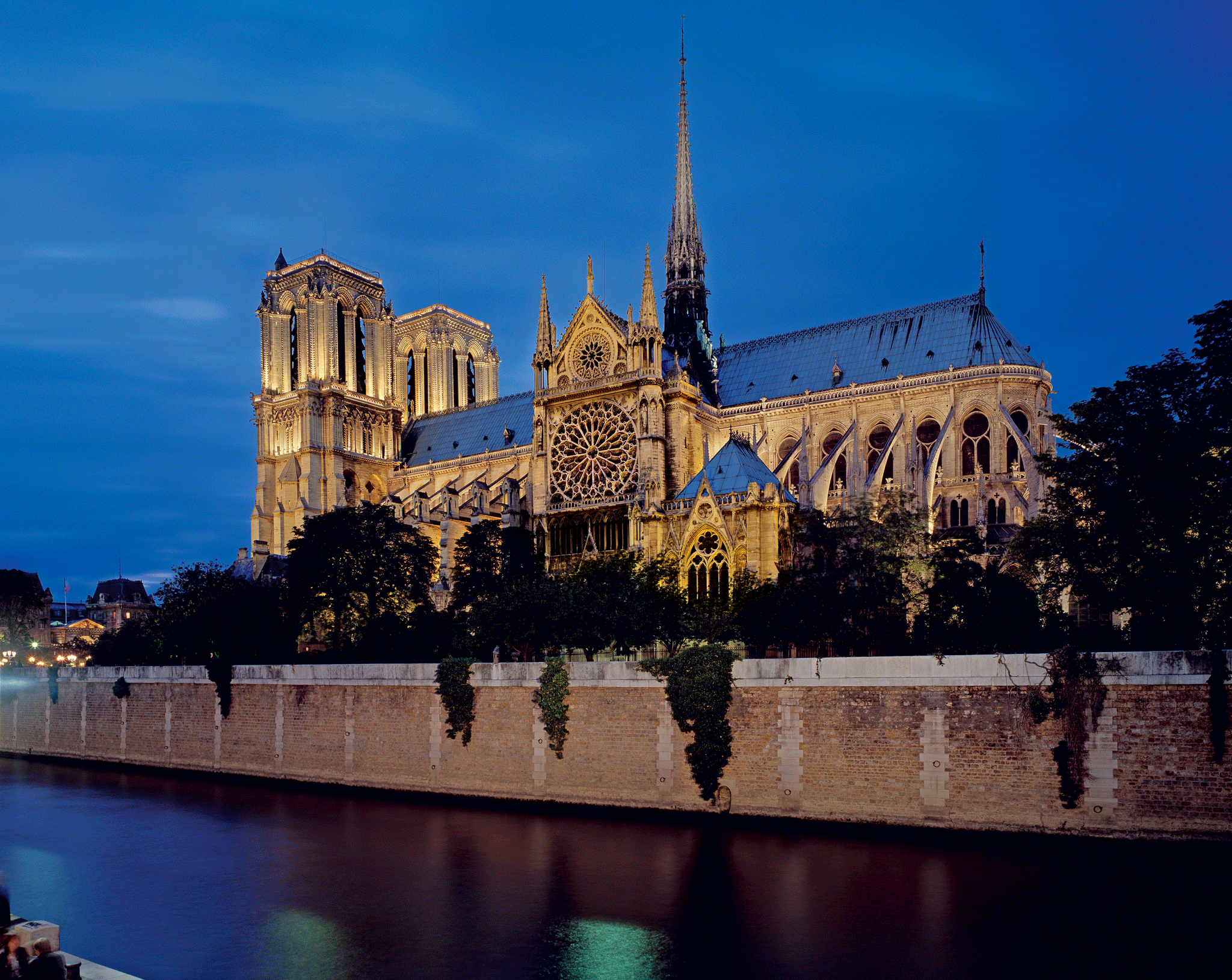 Nhà thờ Đức Bà Paris.