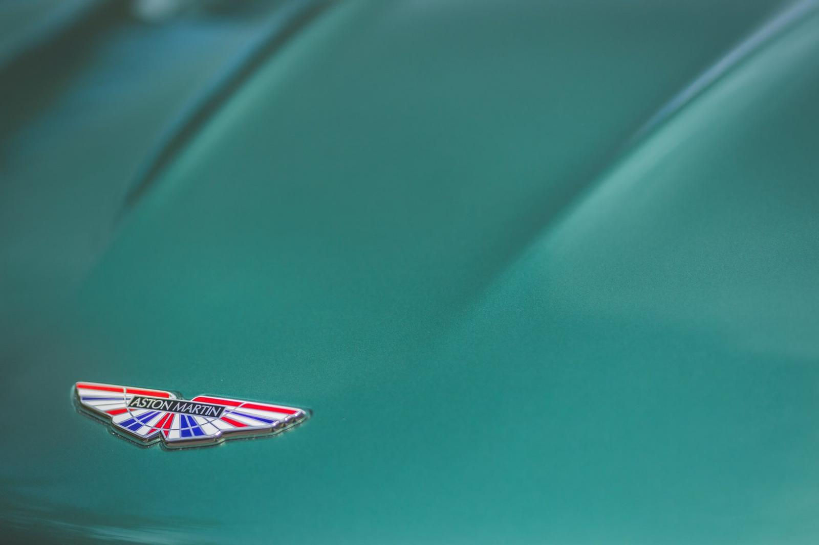 Siêu xe Aston Martin DBS 59 Edition có màu sơn xanh Racing Green