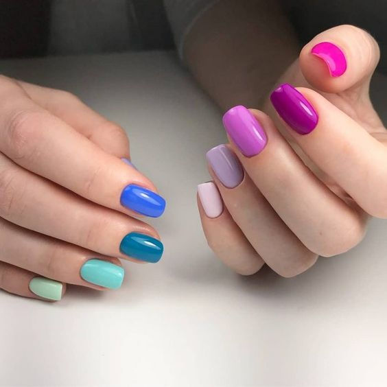 Những mẫu nail đa sắc màu khiến bạn gái ngất ngây