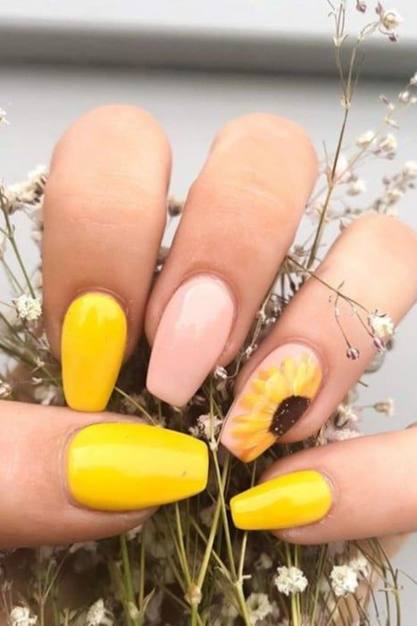 Những mẫu nail đa sắc màu khiến bạn gái ngất ngây