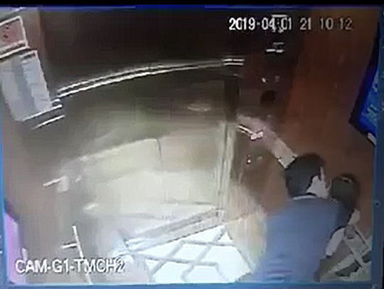    Ông Nguyễn Hữu Linh là người trong clip có hành động ôm hôn bé gái trong thang máy.  