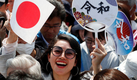   Thời điểm chuyển giao giữa thời kỳ Bình Thành và Lệnh Hòa trùng với kỳ nghỉ Tuần lễ vàng ở Nhật Bản trong năm nay. Ảnh: Reuters  