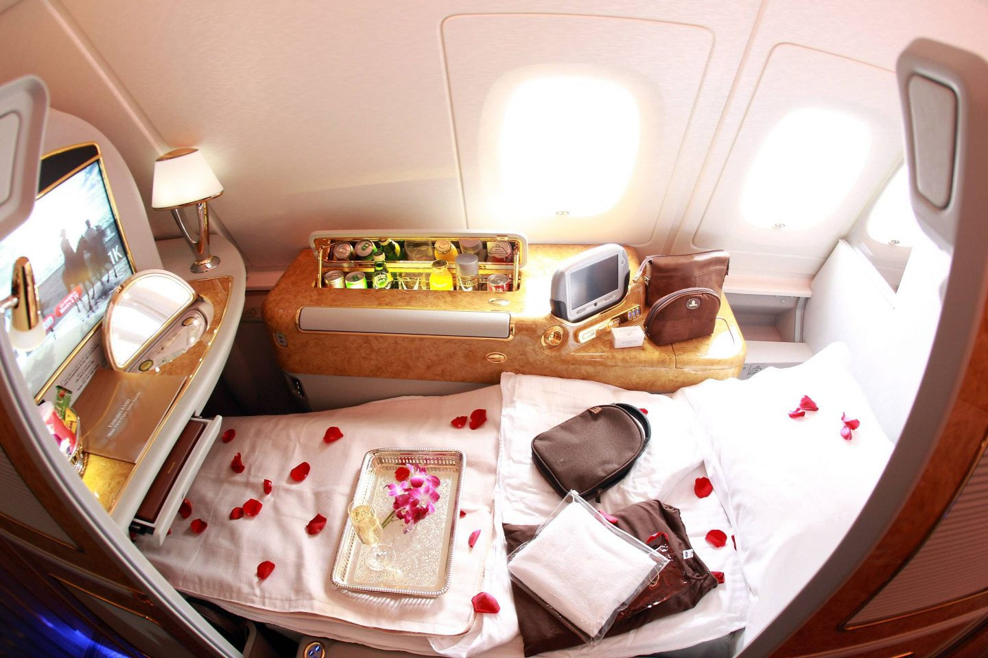 Đây là lý do Emirates Airlines luôn được đánh giá là hãng hàng không 
