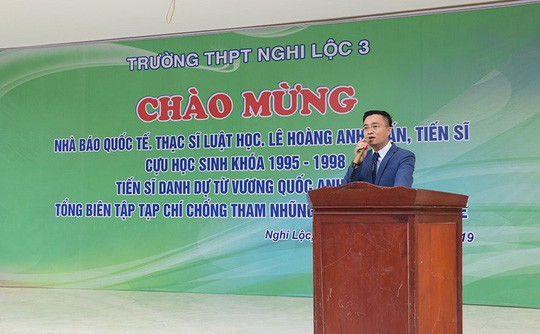  Trường THPT Nghi Lộc III tổ chức đón nhà báo quốc tế, thạc sĩ luật học, tiến sĩ Lê Hoàng Anh Tuấn - Ảnh: nguoilambao.vn