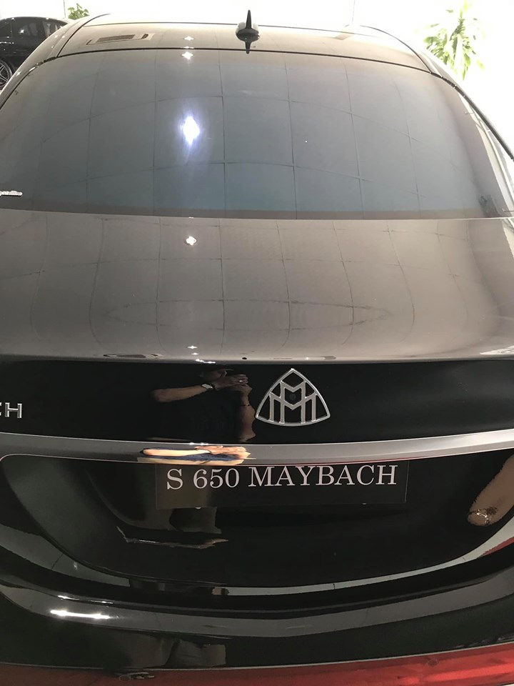   Logo phía sau cũng của Maybach. Ảnh: Tin xe   