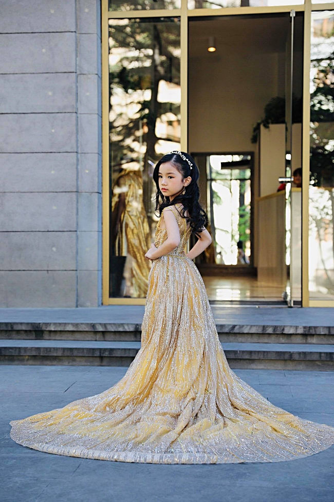 Thí sinh của Việt Nam đăng quang Hoa hậu Hoàn vũ nhí 2019